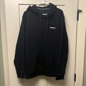 Men’s XL Black Patagonia Hoodie